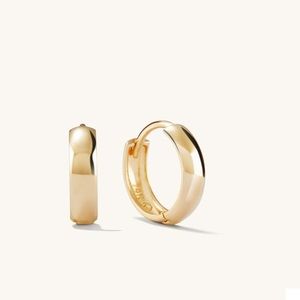 Mejuri 14k bold huggie hoop earrings